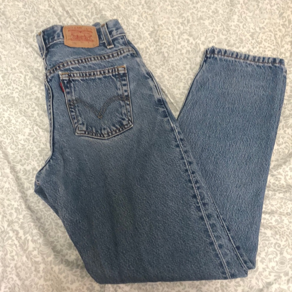 Levi’s 550 light stonewash relaxed fit jeans